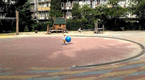 SPEELTUIN DE GIBRALTAR; FIJNE SPEELPLEK IN AMSTERDAM