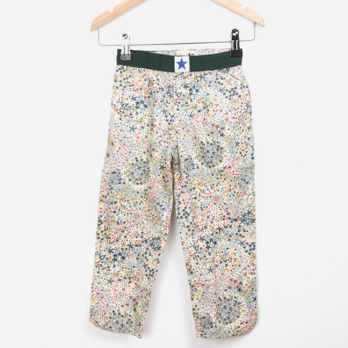 Wow deze mooie pyama broek is letterlijk om 'in weg te dromen'. Verkrijgbaar bij Pomme de Jus.