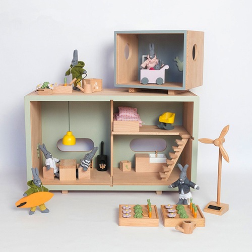 WOW Poppenhuis! Via encorejouets.com