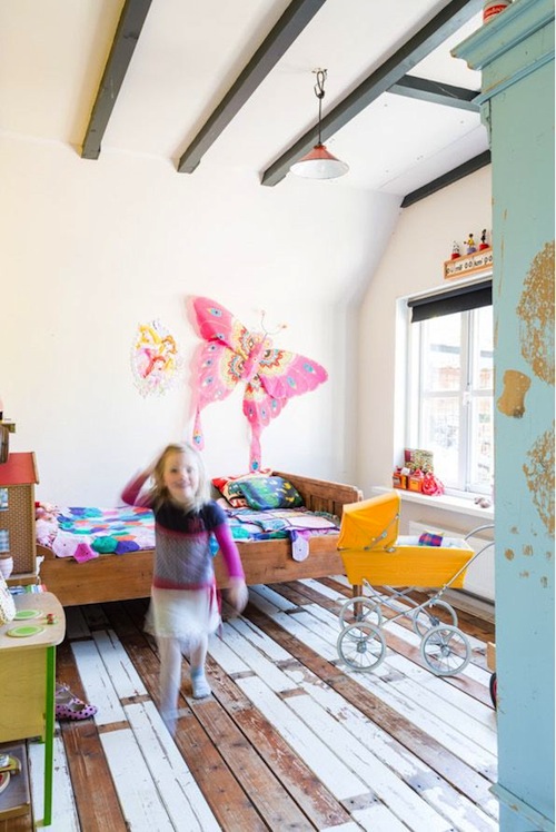 Kidsroom with woodenfloor