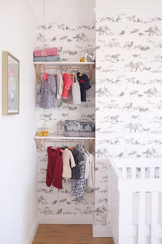 de-leukste-manieren-om-kleding-op-te-hangen-in-de-kinderkamer-5