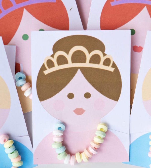 http::fivemarigolds.com:2014:07:31:princess-party-favors-candy-necklace-cards: