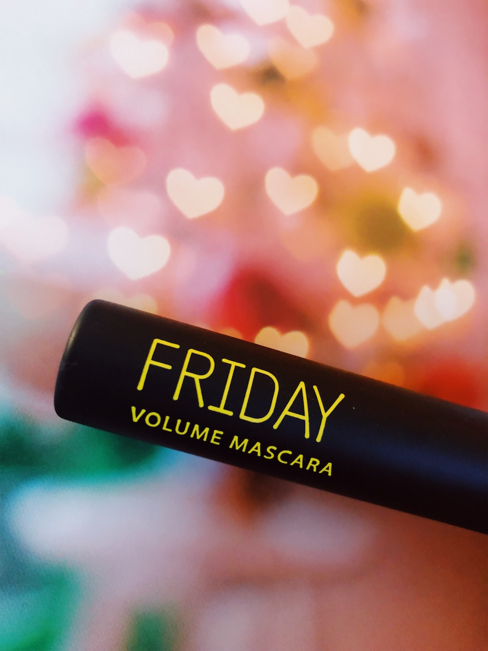 FRIDAY MASCARA | CITYMOM