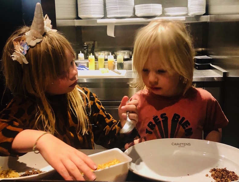 UITETEN IN RESTAURANT CARSTENS MET JE KINDEREN; MEGA AANRADER