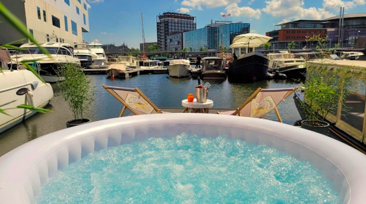 12X KINDVRIENDELIJKE TERRASSEN AAN HET WATER IN AMSTERDAM