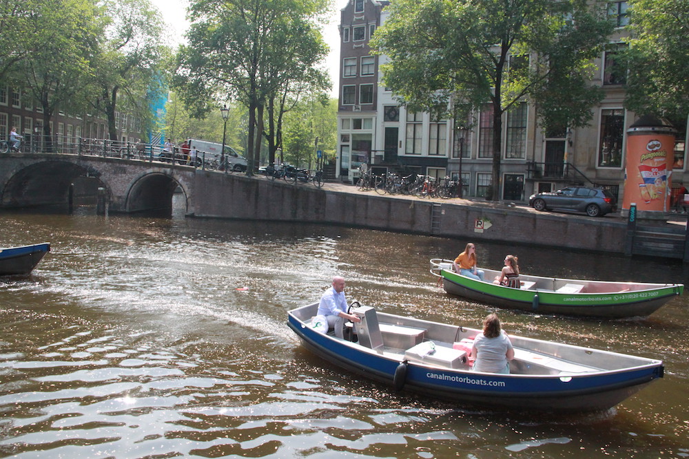 LEUKE ACTIVITEIT: SLOEP HUREN IN AMSTERDAM VIA CANAL MOTORBOATS