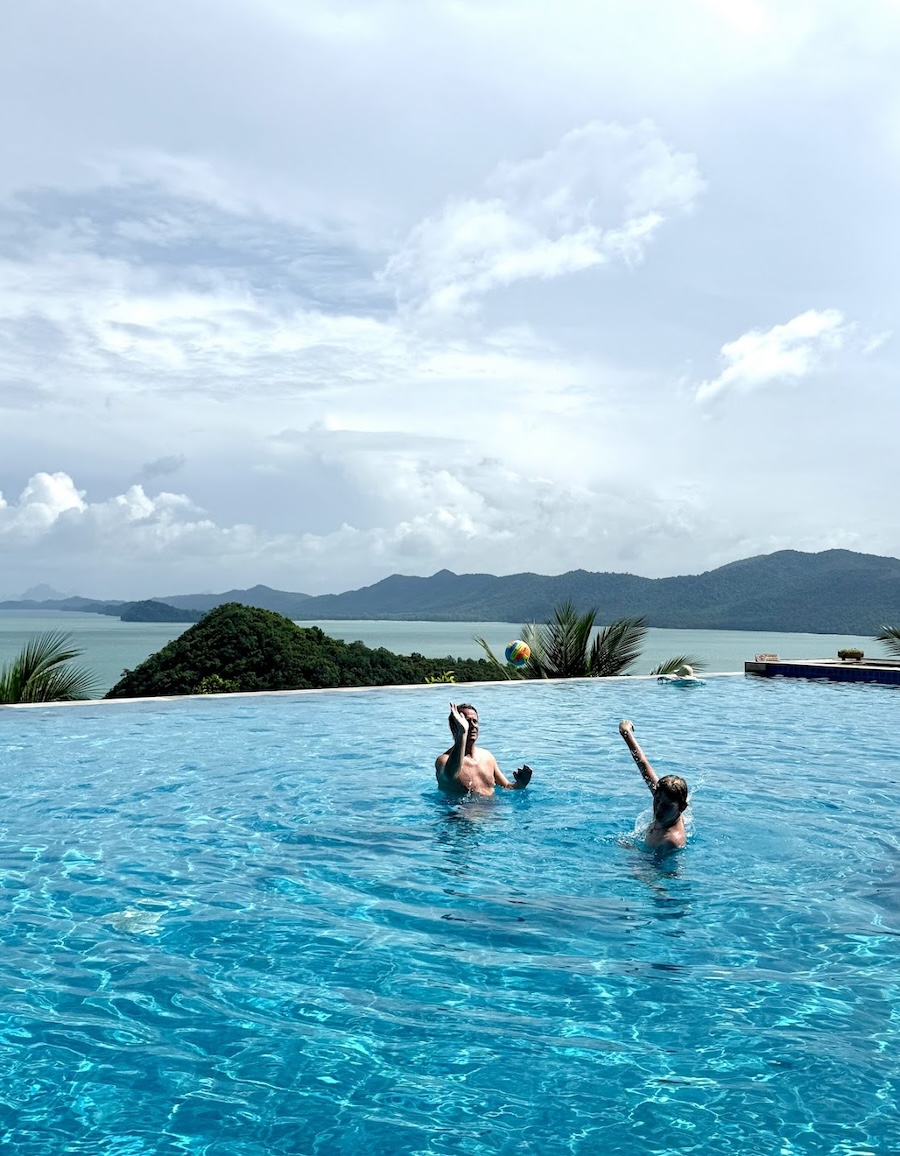 GEZOND EN VOORBEREID OP REIS MET HET GEZIN; DE ULTIEME GIDS VOOR MOMS